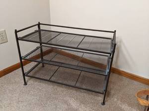 lot 176 image: Three tier wire shelf