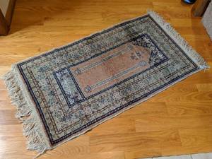 lot 188 image: Lovely Smaller Persian Rug