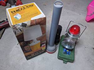 lot 528 image: Vintage Lighting Lot
