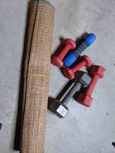lot 531 image: Lot of weights and Wicker Mat