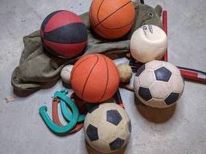 lot 532 image: Lot of Sporting goods