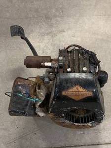 Briggs & Stratton 4 Cycle Kick Start Motor (possibly 1940s)