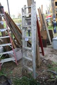 lot 487 image: Sears Medium Duty Step Ladder 6
