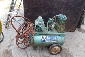 lot 415 image: Sears 100 PSI Twin Cylinder Utility Air Compress Paint Sprayer 106.153540