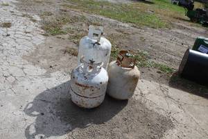lot 481 image: Lot of (3) Propane Tanks