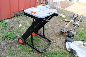lot 427 image: Black & Decker Portable Shop Workstation