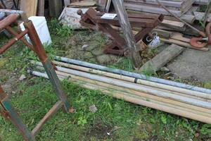 lot 470 image: Lot of (8) Threaded Metal Pipes