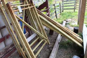 lot 420 image: Lot of (2) Pallet Racking Shelving Units with Uprights(4) and Beams(8)
