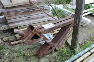 lot 468 image: Custom Hitch Assembly