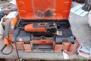 lot 521 image: Vibrating Tool, Case