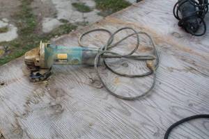 lot 515 image: Makita GrinderCut-Off 4-12 9527NB