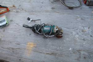 lot 517 image: Makita Angle Grinder 9557NB