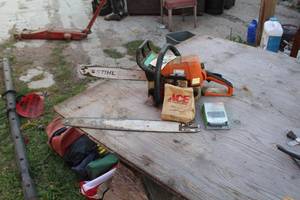 lot 520 image: Stihl Chainsaw, Extra Chainsaw Blades