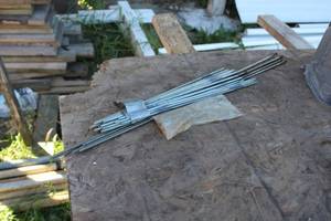 lot 553 image: Lot of (Approximately 18) Threaded Rods