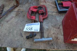 lot 558 image: Lot of (2) Ridgid Pipe Cutters