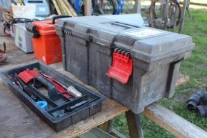 lot 562 image: Toolbox with caddy, Chisels, Planes
