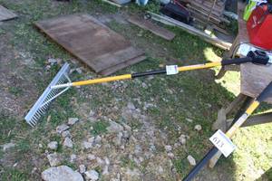 lot 612 image: GroundWork Pro Series Aluminum Landscape Rake 36