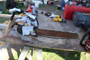 lot 615 image: Montgomery Ward Chainsaw 40cid TMC-24036