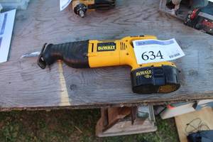 lot 634 image: DeWalt 18V Cordless Sawzall, Battery