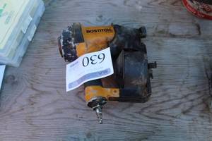lot 630 image: Bostitch Roofing Coil Nailer