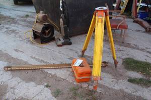 lot 636 image: Geotec Surveyor Equipment - Stand, Level T-24, Ruler