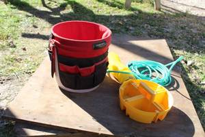 lot 648 image: Tool Caddy Bucket, Air Hoses (x2)