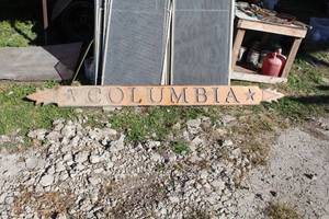 lot 1265 image: Columbia Wood Sign