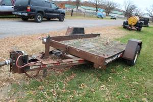 lot 406 image: 2000 Towmaster Trailers Single-Axle Wood Bed Trailer