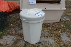 lot 730 image: Diaper Disposal Can with Lid