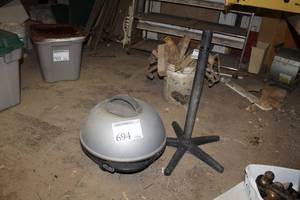 lot 694 image: Electric Grill