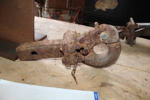 lot 675 image: Pintle Hitch Assembly