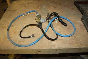 lot 690 image: Gas Valve with Regulator and Hoses