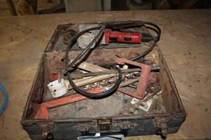 lot 721 image: Milwaukee Heavy Duty Hole Hawg Drill 1675-1, Drill Bits, Metal Case