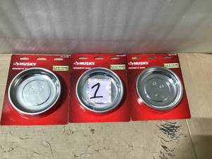 lot 1 image: Lot of 3 Magnetic Bowl by Husky in good condition