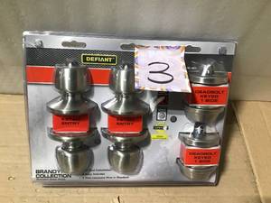 lot 3 image: Defiant Brandywine Stainless Steel Single Cylinder Keyed Entry Project Pack in good condition