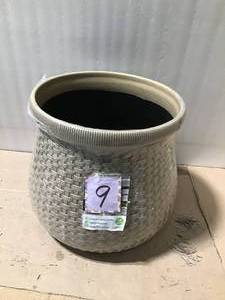 lot 9 image: Southern Patio Tri-Weave 16 in. W x 14 in. H Plastic Planter in good condition