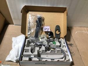 lot 39 image: Elliston Single Hole Single-Handle Bathroom Faucet in Polished Chrome in good condition
