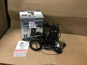 lot 67 image: Superior Pump 12 HP Submersible Thermoplastic Sump Pump in good condition