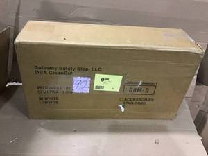 lot 92 image: Cleancut Medium White Step Bathtub Conversion Kit in good condition