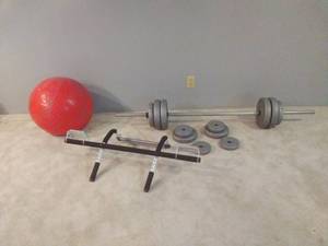 lot 62 image: Collection of Home Workout Equipment