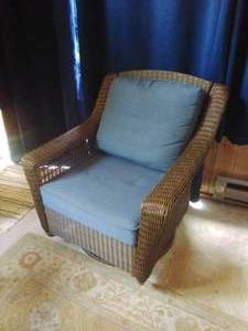 lot 75 image: Hampton Bay Wicker Swivel Rocker