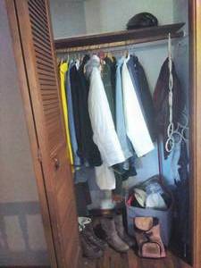 lot 86 image: Contents of Coat Closet