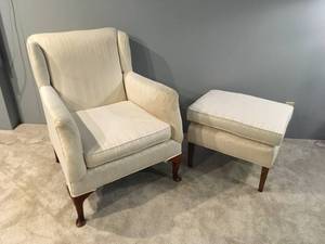 lot 6 image: Upholsterd White Accent Chair with Ottoman