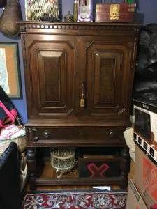 lot 8 image: Old Armoire