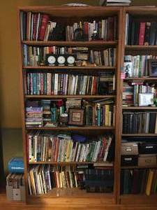 lot 9 image: Oak Bookcase