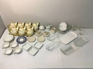 lot 25 image: Collection of Misc. Kitchenware