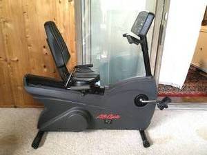 lot 27 image: Life Fitness Seated Exercise Bike