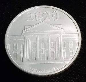 lot 05 image: 1 TROY OZ. .999 FINE SILVER TRUMP 2020 ROUND