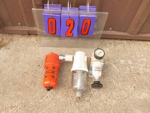 Air compressor regulatoroiler. Good used condition. As shown.