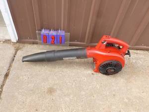Craftsman 2 cycle leaf blower. Nearly new. Tested & works. As shown.